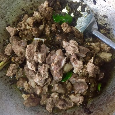 Rawon Daging Sapi Empuk dan Medok, Pasti Jadi Favorit Keluarga!