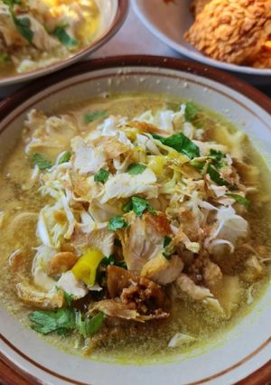 Soto ayam kuah bening